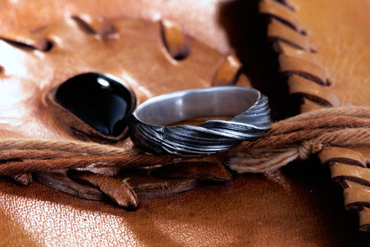 Kaugummi Ring No.4 | Handgefertigter Silberring | Mitsuro Hikime Wachstechnik | Holzmaserung Optik | Japanische Tradition | Schmuckring | Goldschmiede Deutschland