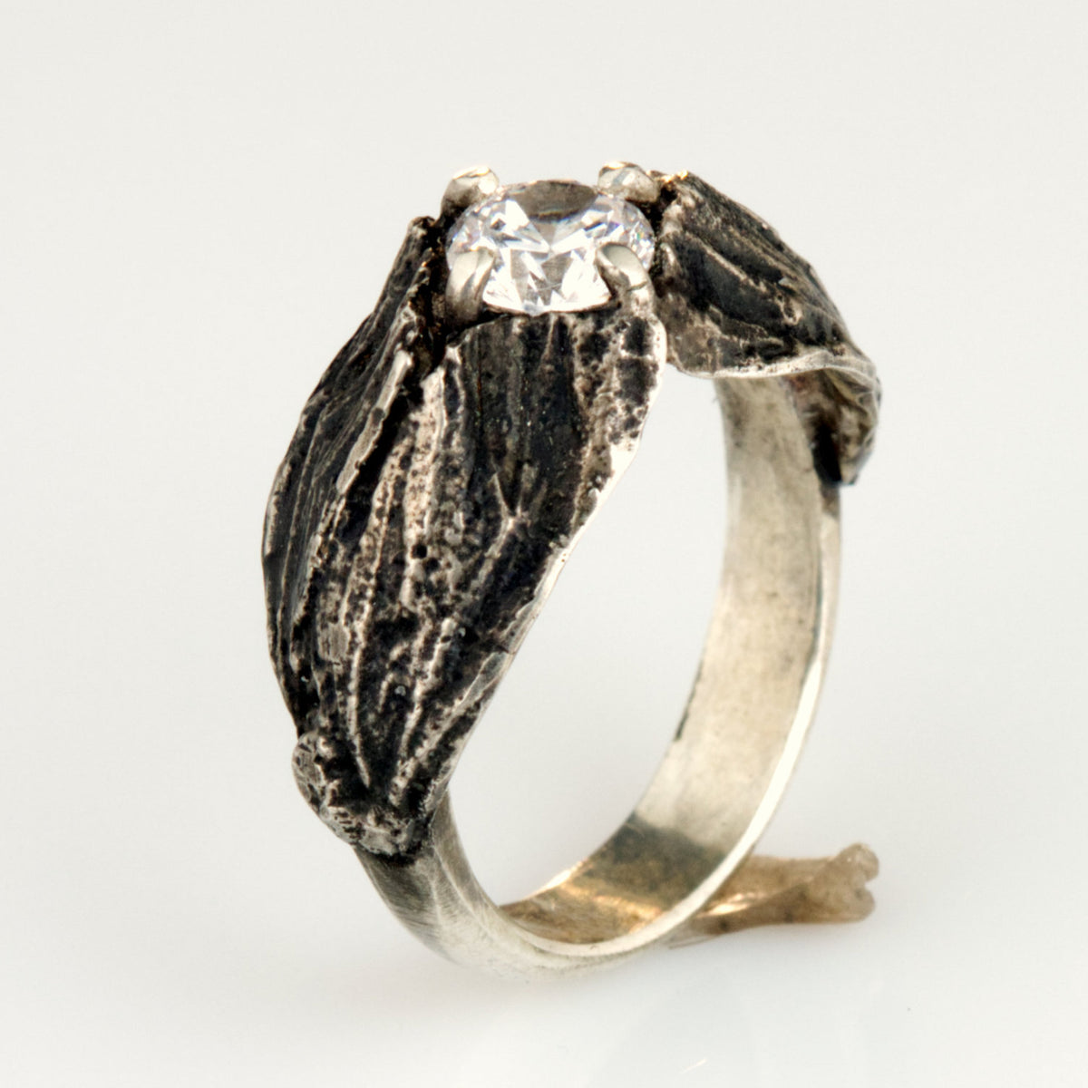 Verlobungsring Schmetterling der Nacht "Motte" aus 925 Silber mit 1ct Moissanit