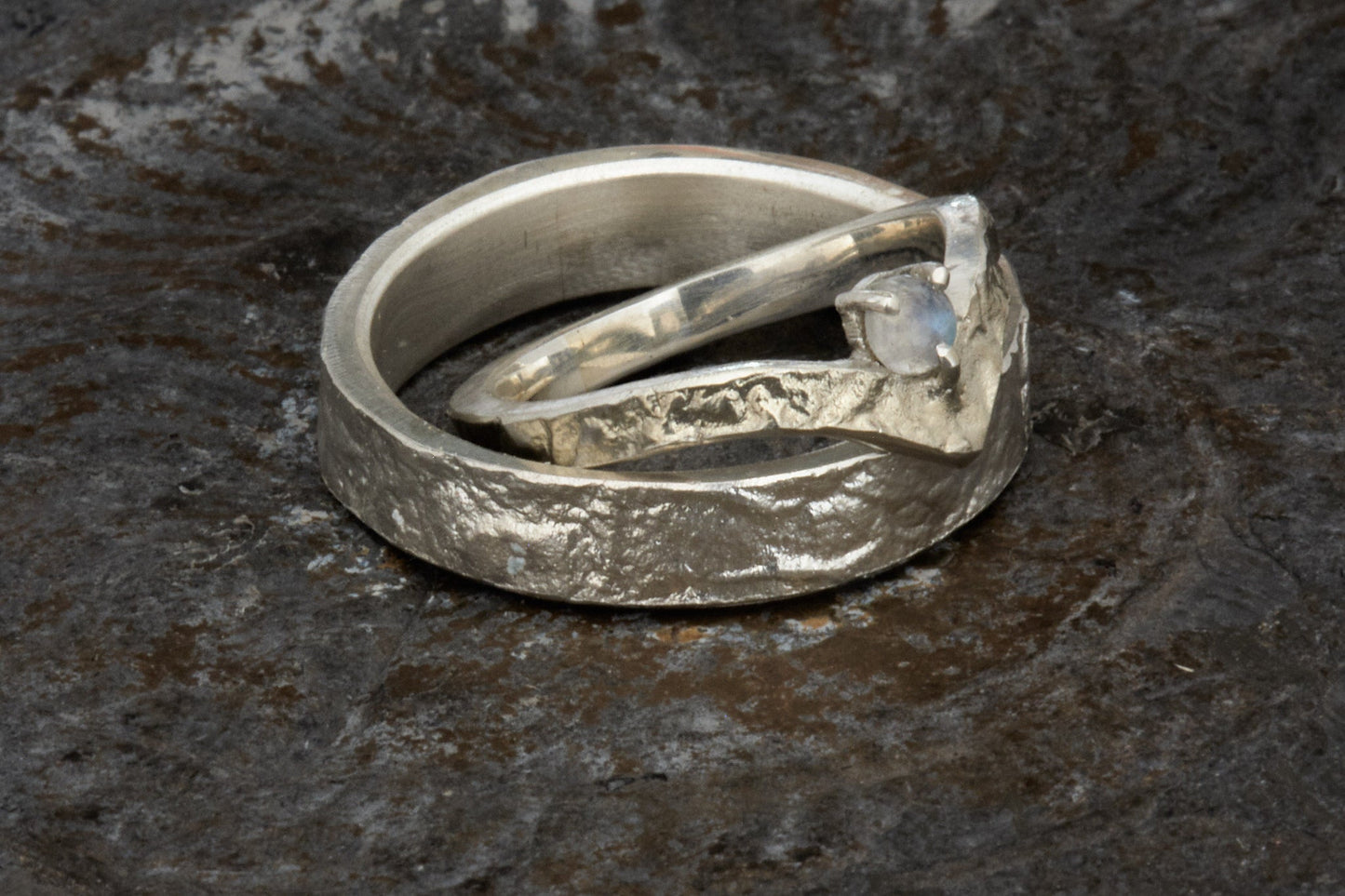 Wishbone Trauringe in retikuliertem 925 Silber matt