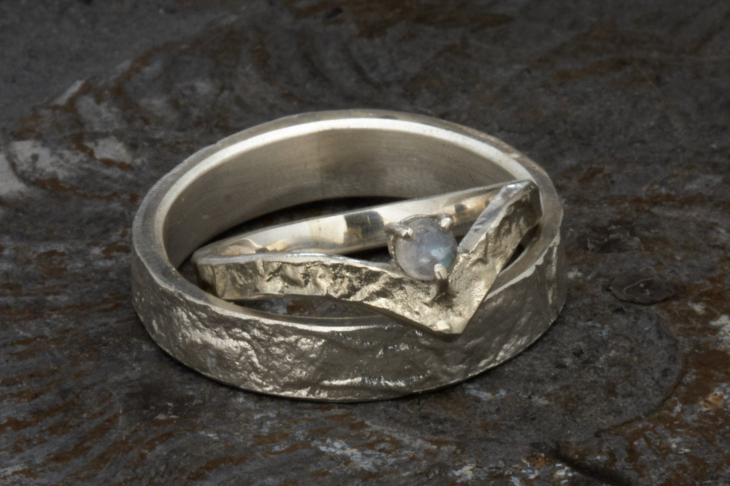 Wishbone Trauringe in retikuliertem 925 Silber matt