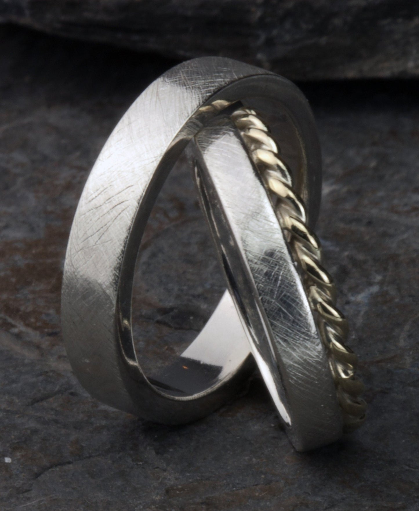 BiColor Trauringe Kordelringe Eheringe Gold und Silber kreuzmatt - Goldschmiede und Trauring Manufaktur Silberschweif