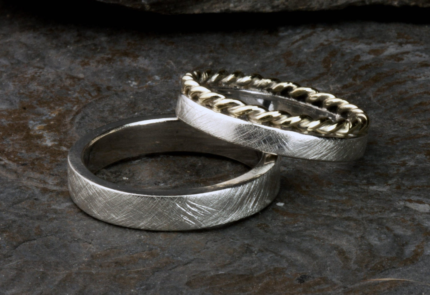 BiColor Trauringe Kordelringe Eheringe Gold und Silber kreuzmatt - Goldschmiede und Trauring Manufaktur Silberschweif