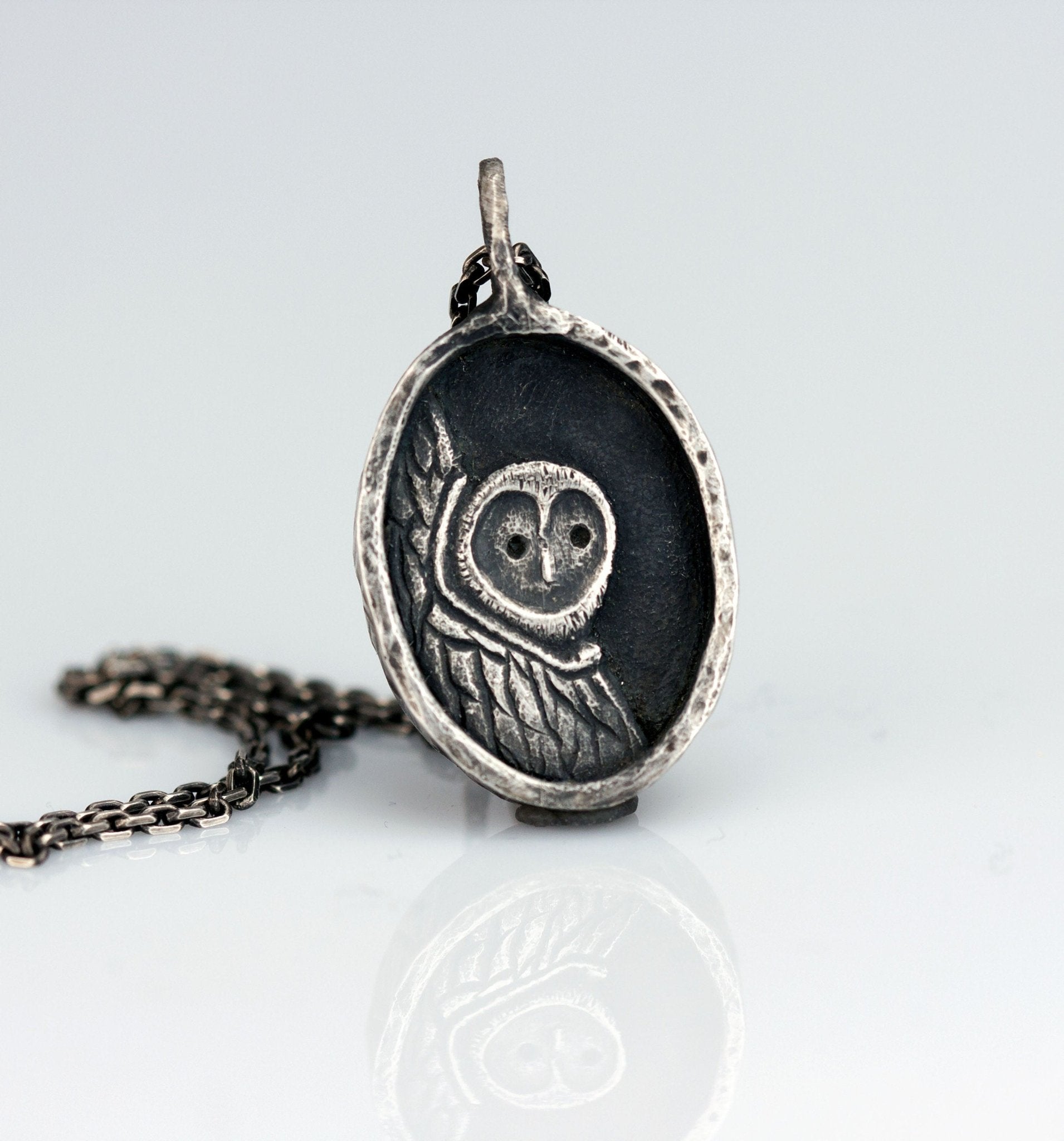 Eule im Baumstamm Anhänger 925 Silber geschwärzt - Goldschmiede Manufaktur Silberschweif