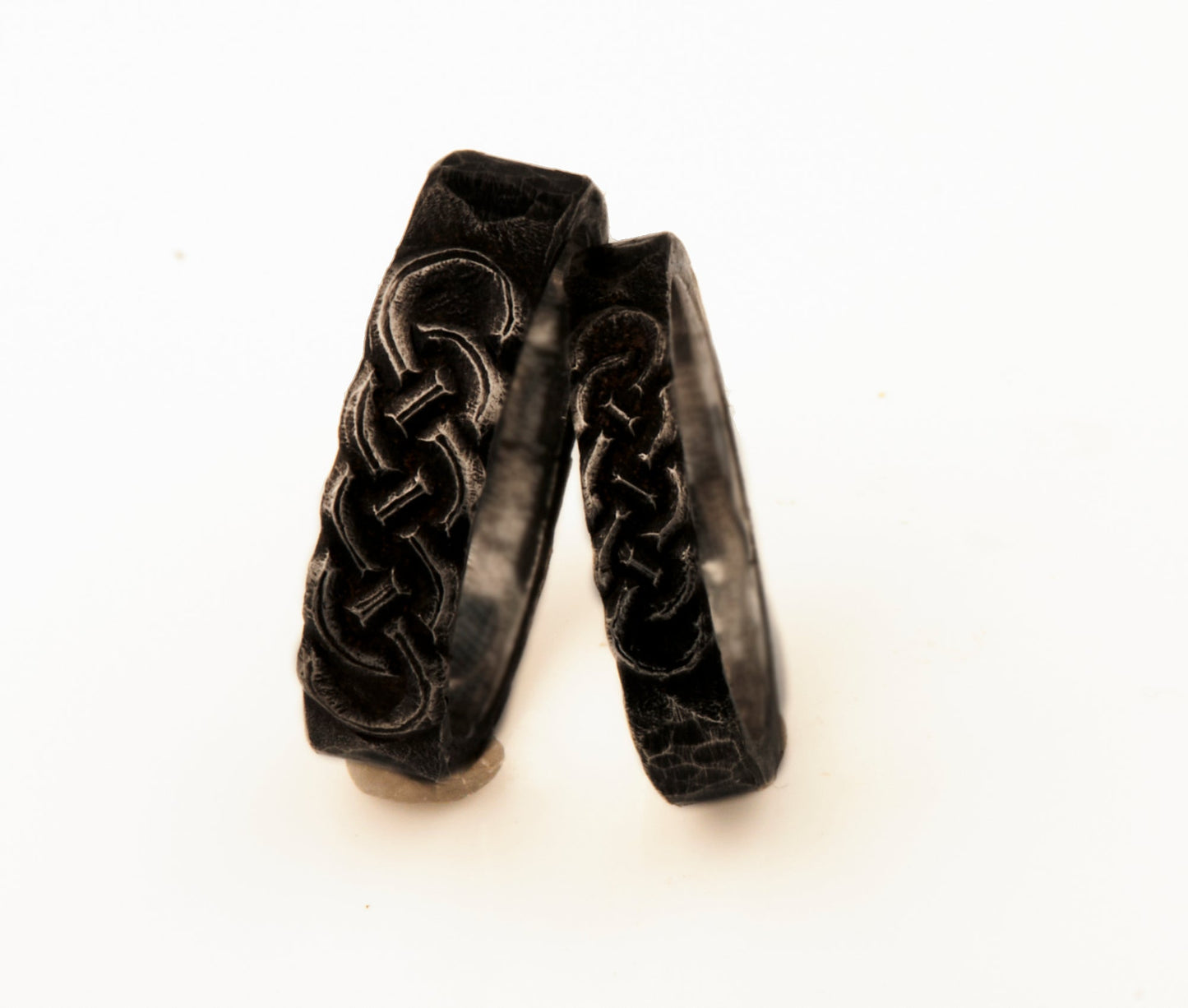 gehämmerte Eheringe Trauringe oder Partnerringe  mit keltischem Knotenmuster 925 Silber geschwärzt