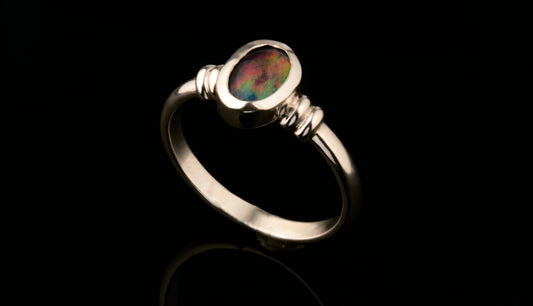 Ring mit ovalem Opal 8x6mm 925 Silber poliert schlicht und edel Goldschmiede und Trauring Manufaktur Silberscheif www.gutms.de