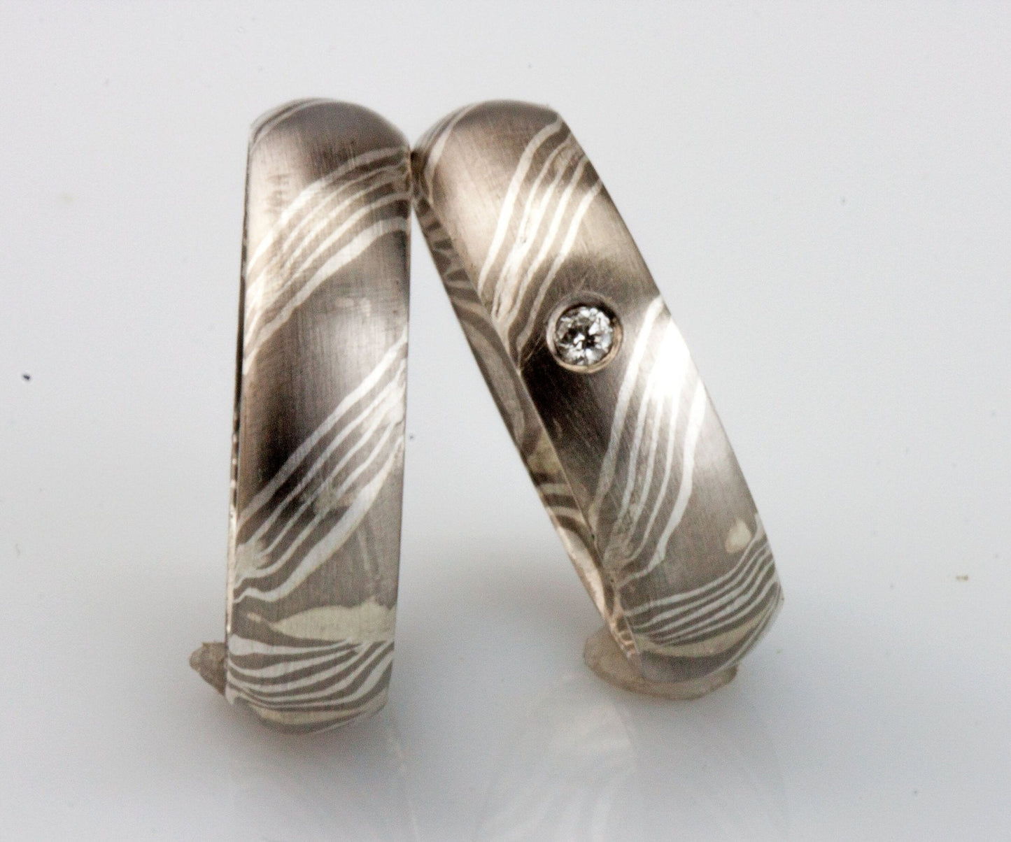 Mokume Gane Trauringe Silber und Palladium mit Streifen Paar - Goldschmiede Manufaktur Silberschweif