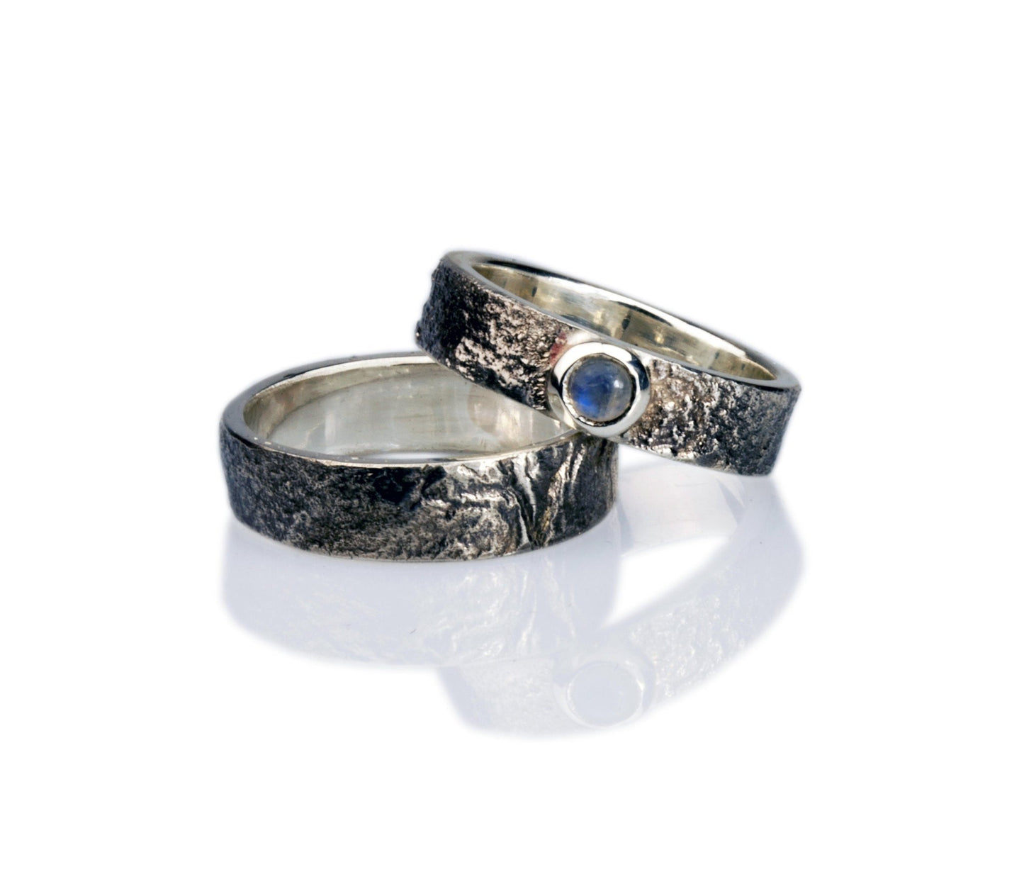 retikulierte Trauringe mit Mondstein 925 Silber - Goldschmiede Manufaktur Silberschweif