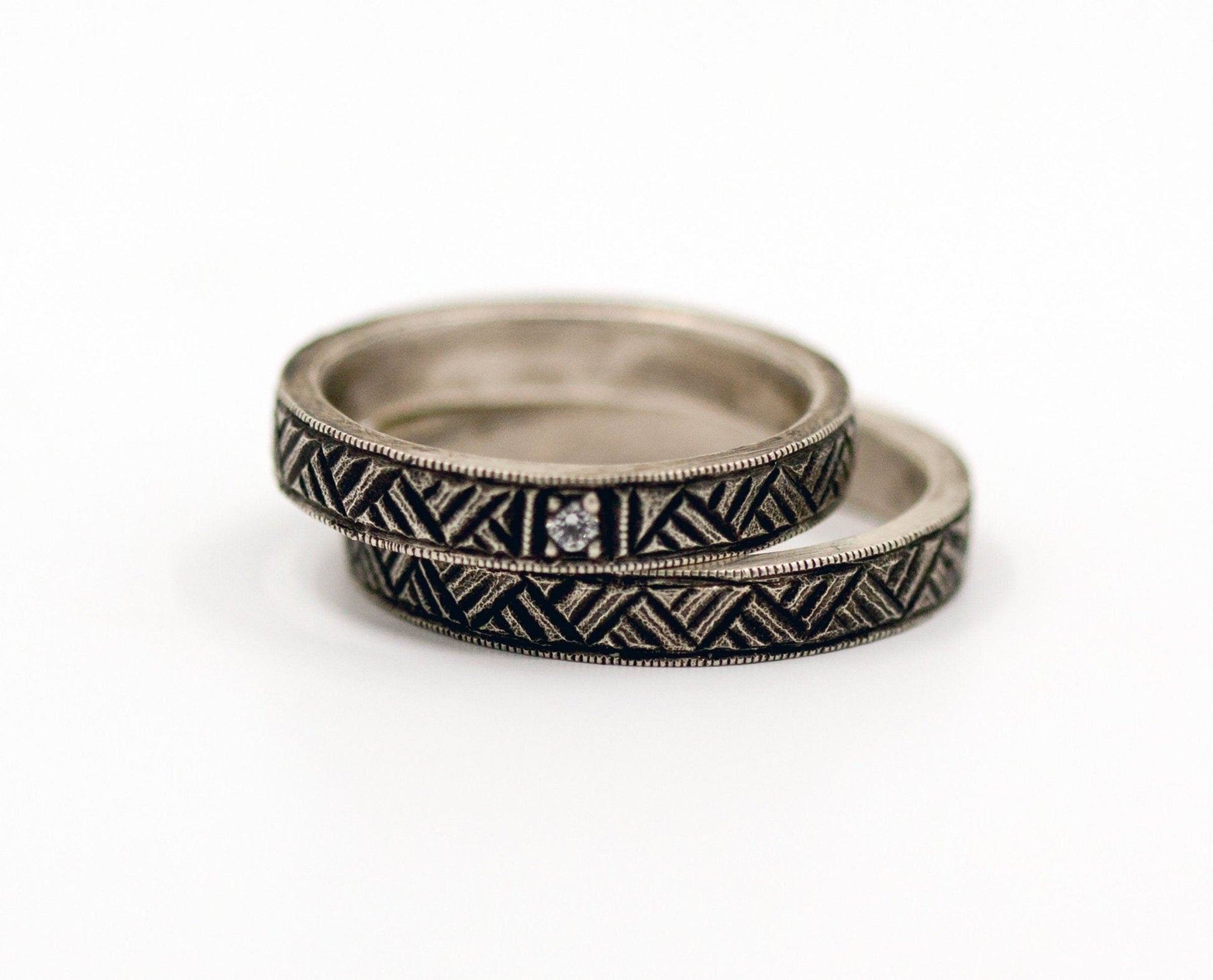 Trauringe Vintage handgraviert mit antik finish Silber - Goldschmiede Manufaktur Silberschweif