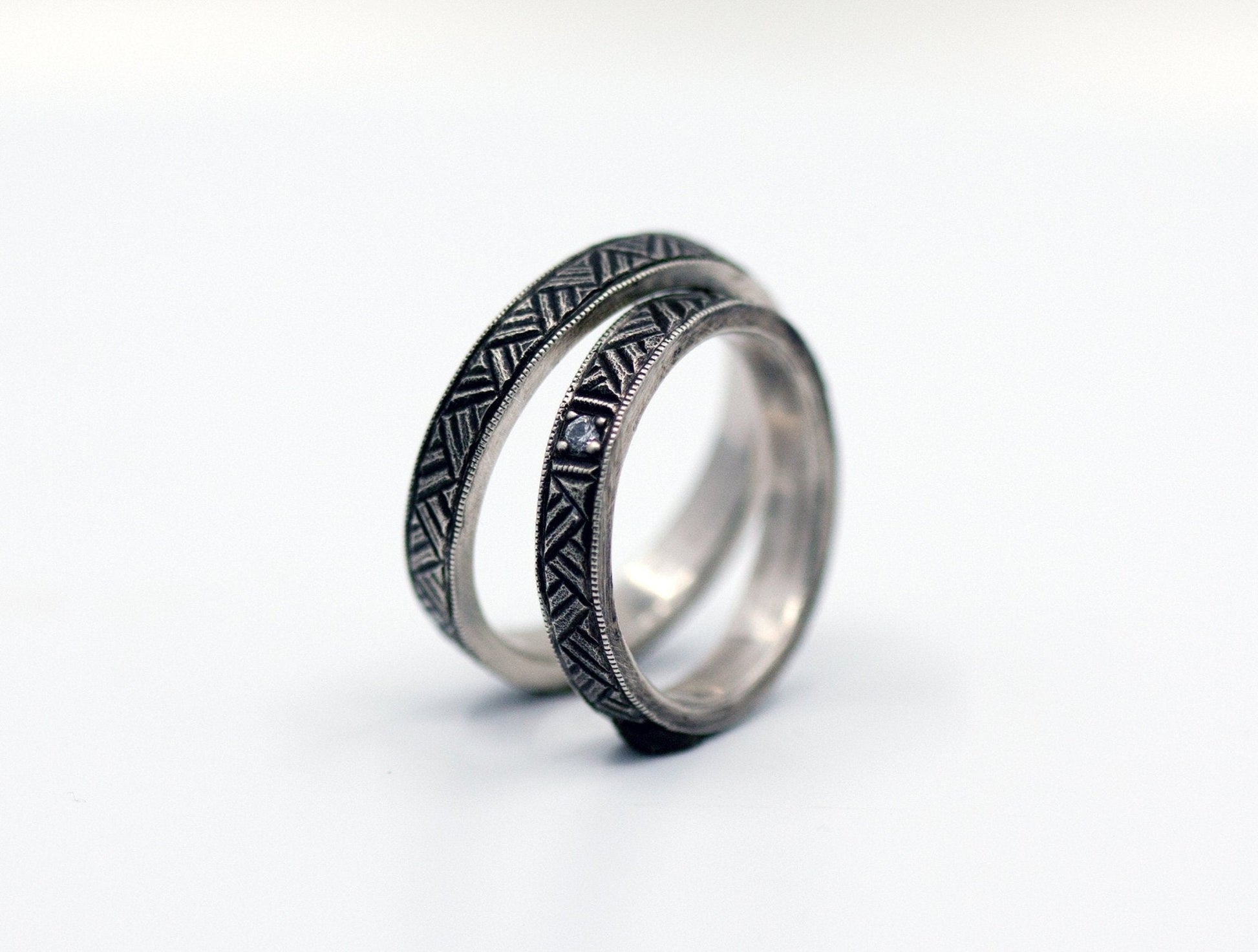 Trauringe Vintage handgraviert mit antik finish Silber - Goldschmiede Manufaktur Silberschweif
