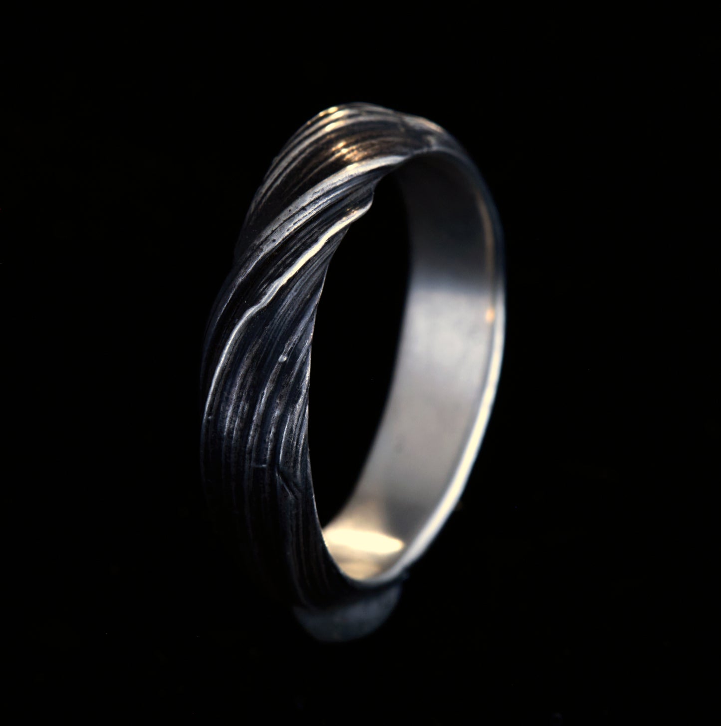 Kaugummi Ring No.4 | Handgefertigter Silberring | Mitsuro Hikime Wachstechnik | Holzmaserung Optik | Japanische Tradition | Schmuckring | Goldschmiede Deutschland