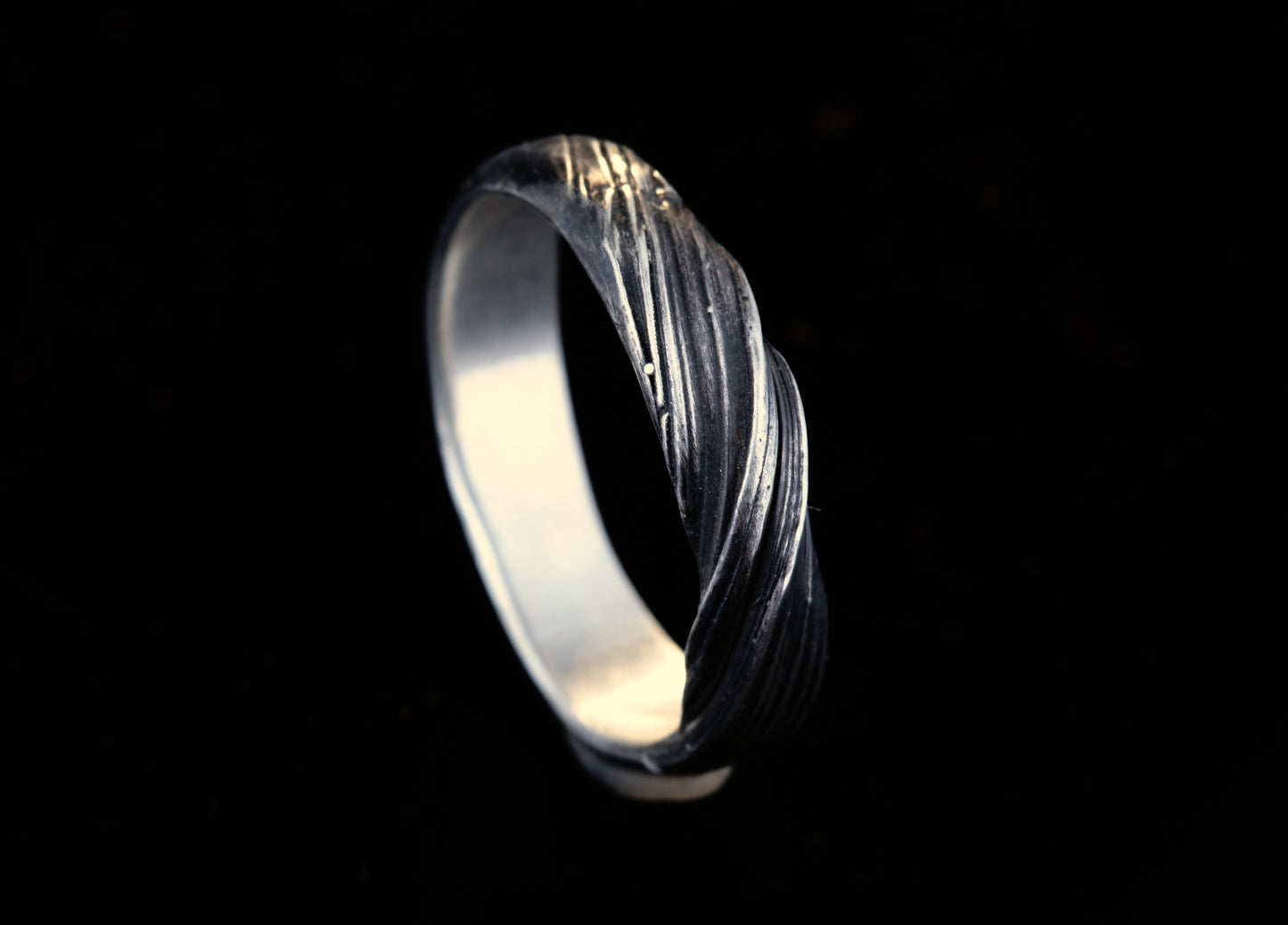 Kaugummi Ring No.4 | Handgefertigter Silberring | Mitsuro Hikime Wachstechnik | Holzmaserung Optik | Japanische Tradition | Schmuckring | Goldschmiede Deutschland