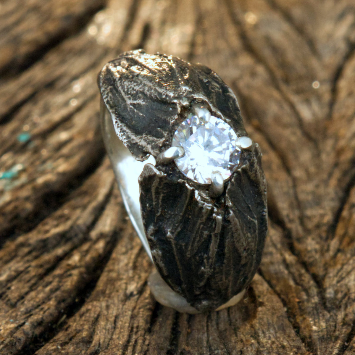 Verlobungsring Schmetterling der Nacht "Motte" aus 925 Silber mit 1ct Moissanit