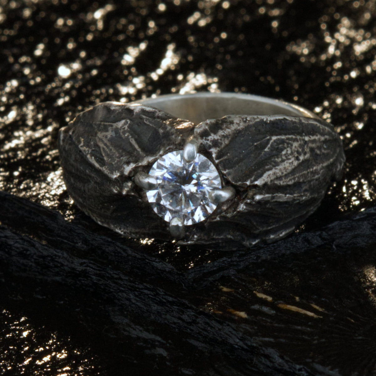Verlobungsring Schmetterling der Nacht "Motte" aus 925 Silber mit 1ct Moissanit