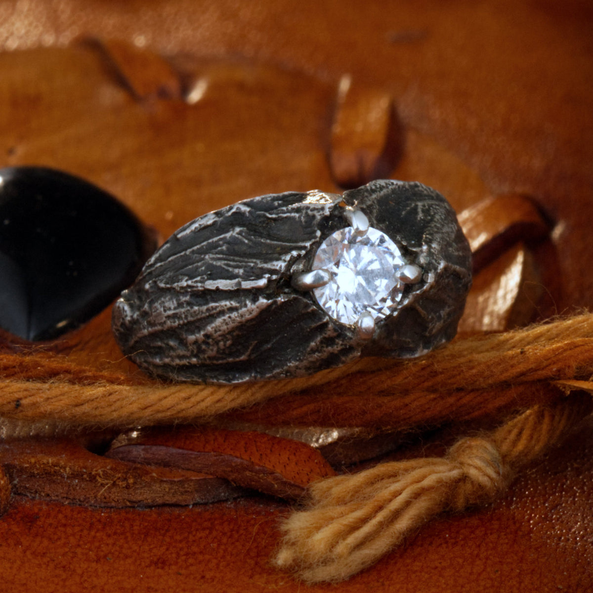 Verlobungsring Schmetterling der Nacht "Motte" aus 925 Silber mit 1ct Moissanit