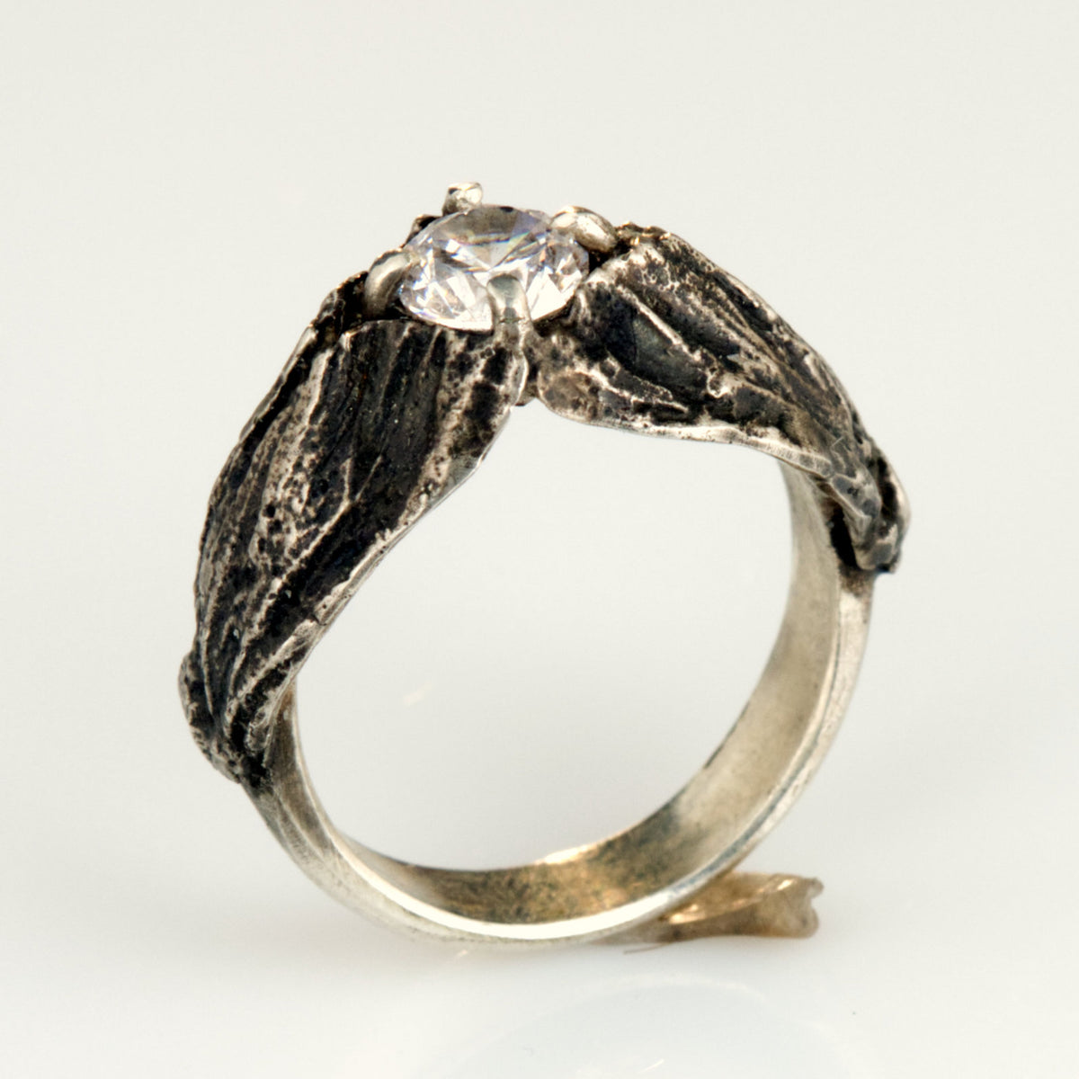 Verlobungsring Schmetterling der Nacht "Motte" aus 925 Silber mit 1ct Moissanit