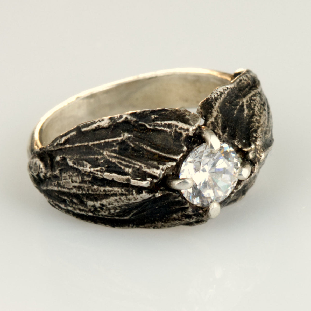 Verlobungsring Schmetterling der Nacht "Motte" aus 925 Silber mit 1ct Moissanit