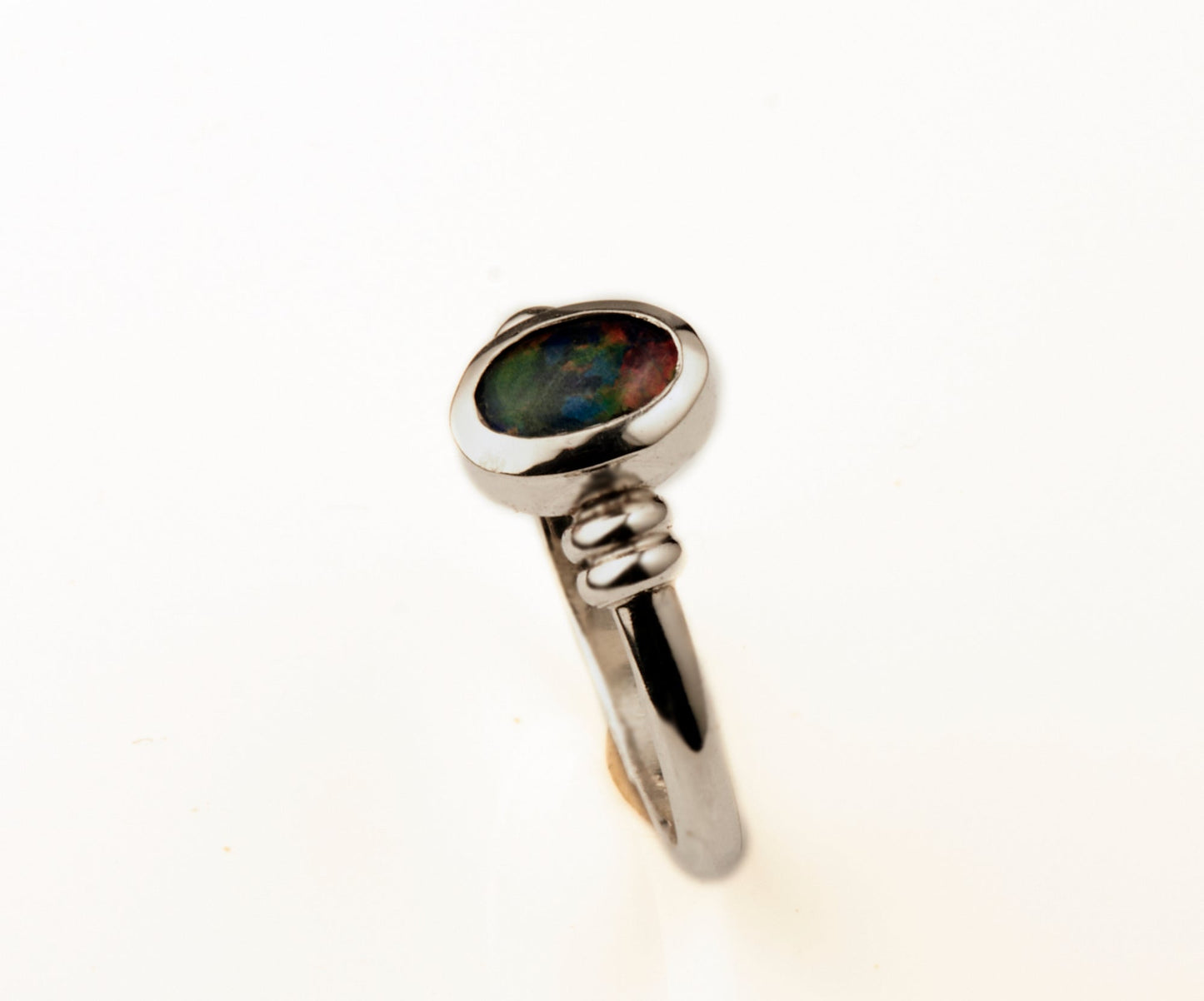 Ring mit ovalem Opal 8x6mm 925 Silber poliert schlicht und edel Goldschmiede und Trauring Manufaktur Silberscheif www.gutms.de