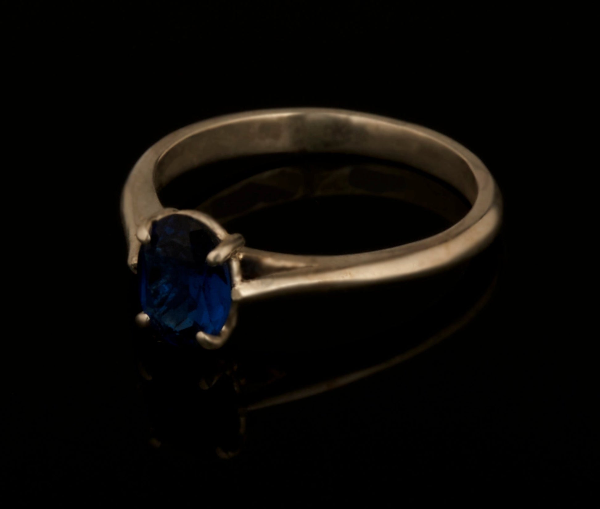 Ovaler Solitär Verlobungsring Saphier Synthese blau 8x6mm925 Silber Goldschmiede und Trauring Manufaktur Silberschweif www.gutms.de