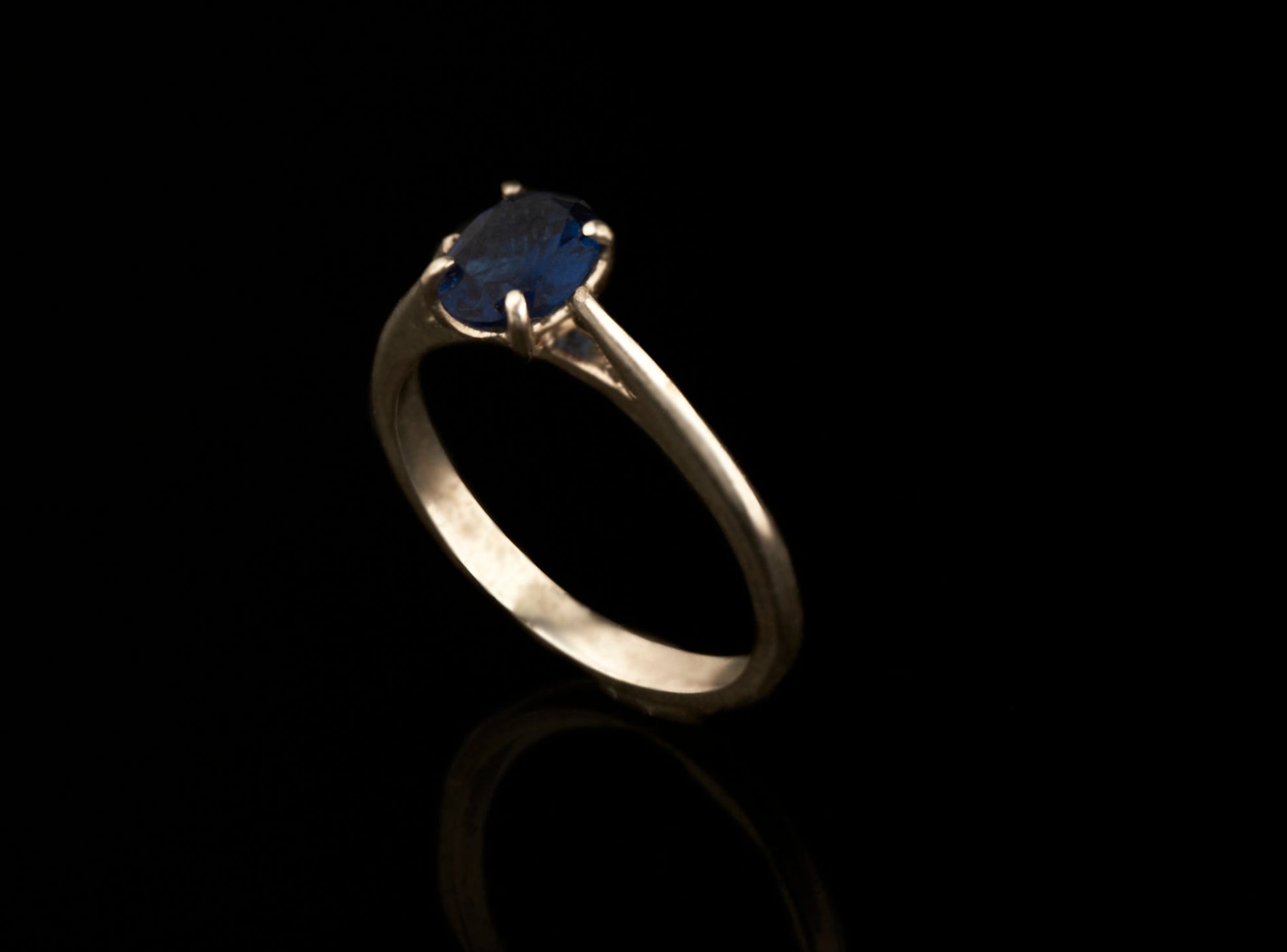 Ovaler Solitär Verlobungsring Saphier Synthese blau 8x6mm925 Silber Goldschmiede und Trauring Manufaktur Silberschweif www.gutms.de