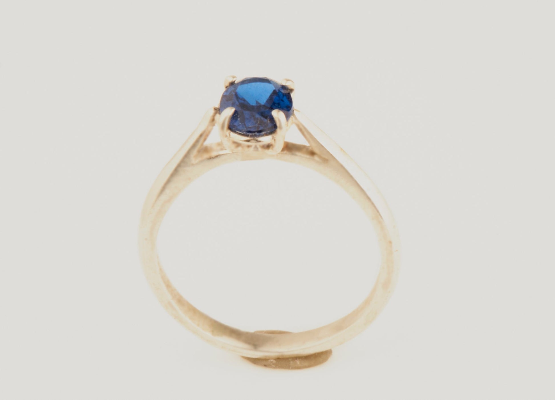 Ovaler Solitär Verlobungsring Saphier Synthese blau 8x6mm925 Silber Goldschmiede und Trauring Manufaktur Silberschweif www.gutms.de